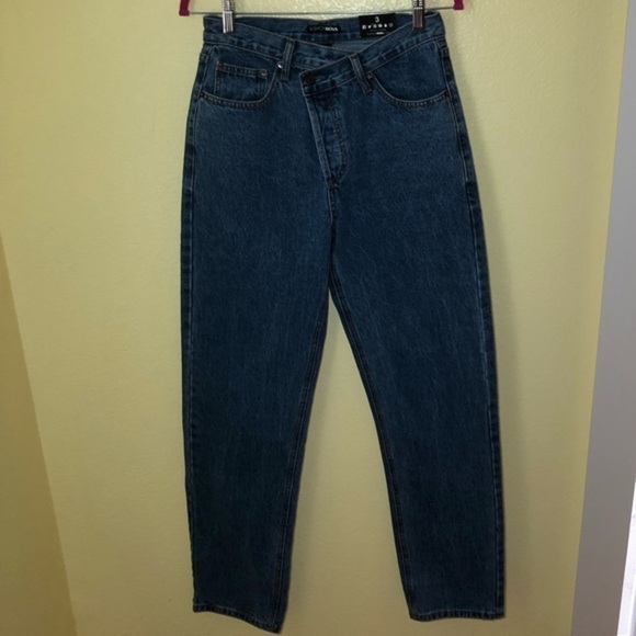 FASHION Nova Crossover straight leg jeans size 3 - Picture 3 of 10